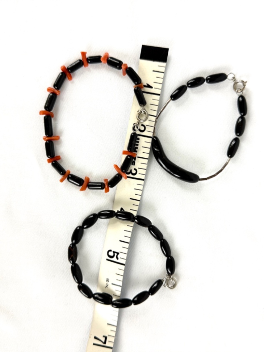 3 Vintage Bracelets Onyx and Orange Coral from Jamaica Handmade - Picture 4 of 9